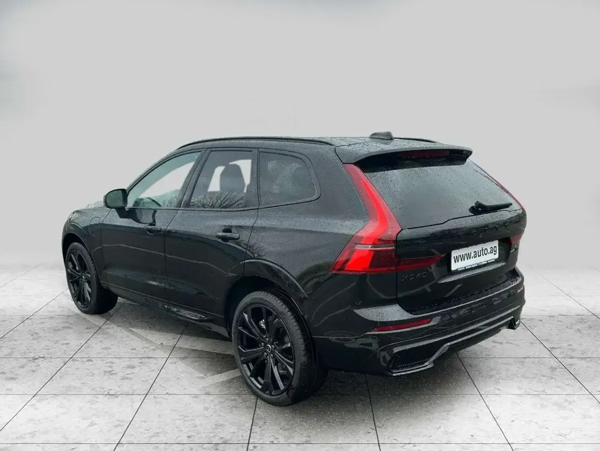 Neu Volvo XC60 Plus 455 PS (334 kW) 2026 Schwarz SUV