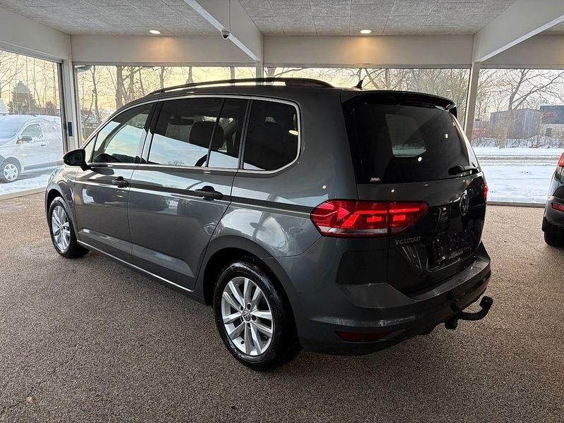 Gebraucht VW Touran 2018 Grau Van / Kleinbus