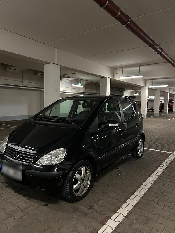 Schwarz Gebraucht 2003 Mercedes A140 Kombi | 1.150 € - Bild 1/4