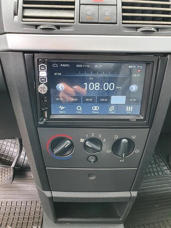 Gebraucht Opel Meriva 101 PS (74 kW) 2003 Silber Van / Kleinbus