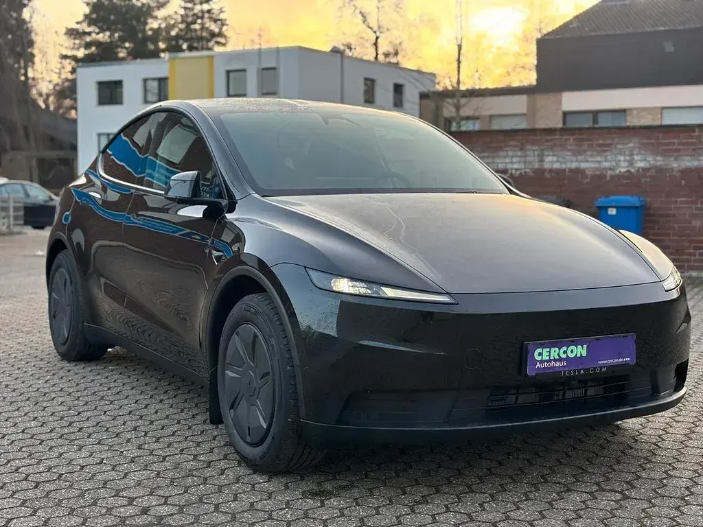 Usado Tesla Model Y Standard Range 219 kW (299 CV) 2025 Negro SUV