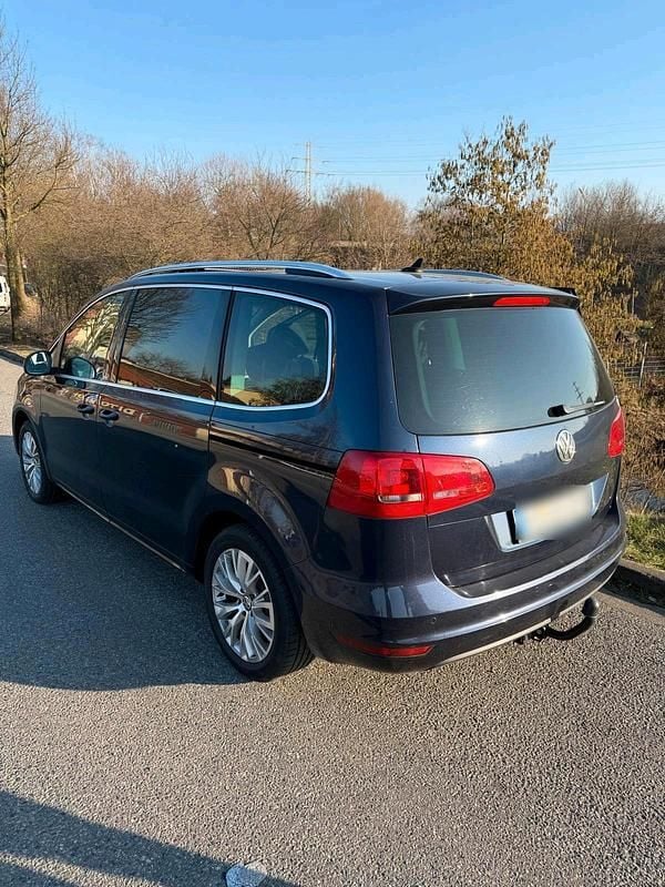 Second-hand VW Sharan 150 CP (110 kW) 2012 Albastru Monovolum
