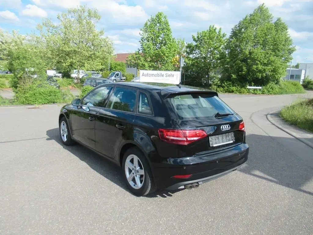 Gebraucht Audi A3 Comfort 150 PS (110 kW) 2017 Schwarz Limousine