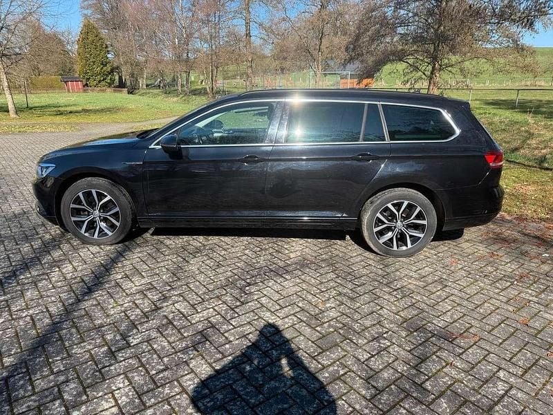 Second-hand VW Passat 190 CP (139 kW) 2016 Negru Break