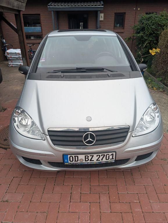 Silber Gebraucht 2004 Mercedes A180 Classic Van / Kleinbus | 2.950 € (Etwas zu teuer) - Bild 1/4