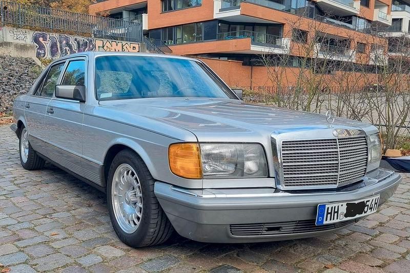 Gebraucht Mercedes 380 209 PS (153 kW) 1984 Silber Limousine