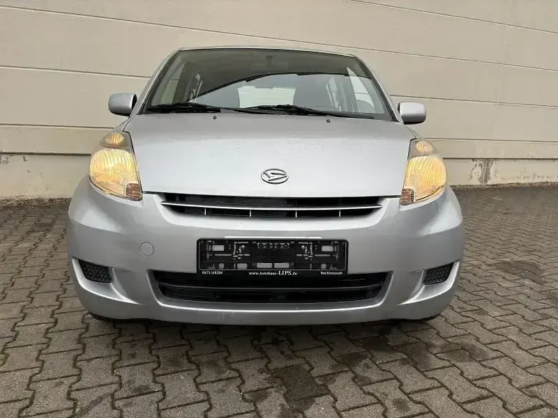 Gebraucht Daihatsu Sirion 91 PS (66 kW) 2009 Silber Kleinwagen