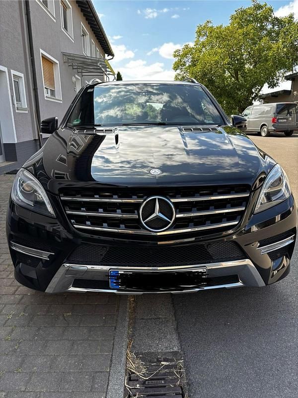 Schwarz Gebraucht 2013 Mercedes ML350 SUV | 17.000 € (Superpreis) - Bild 1/4