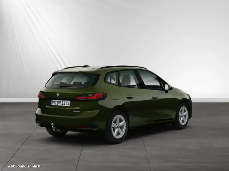 Gebraucht BMW 220 170 PS (125 kW) 2025 Sanremo green metallic Coupé