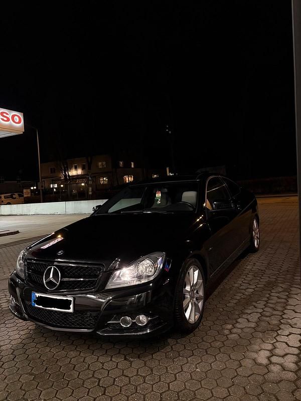 Gebraucht Mercedes C250 204 PS (150 kW) 2012 Schwarz Coupé