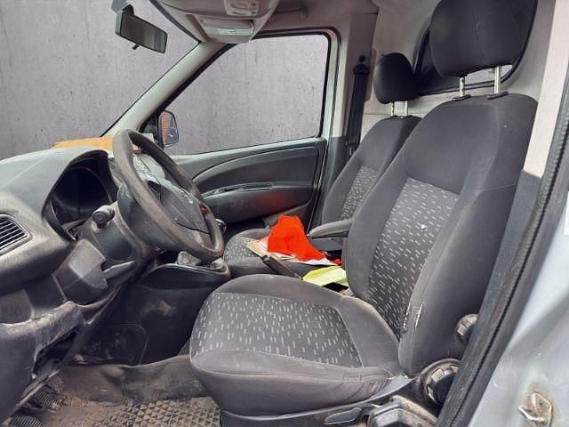 Usata Opel Combo 105 CV (77 kW) 2014 Monovolume