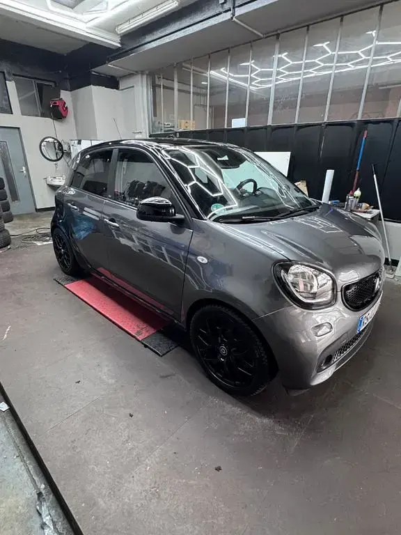 Gebraucht Smart ForFour Brabus 90 PS (66 kW) 2019 Grau Kleinwagen