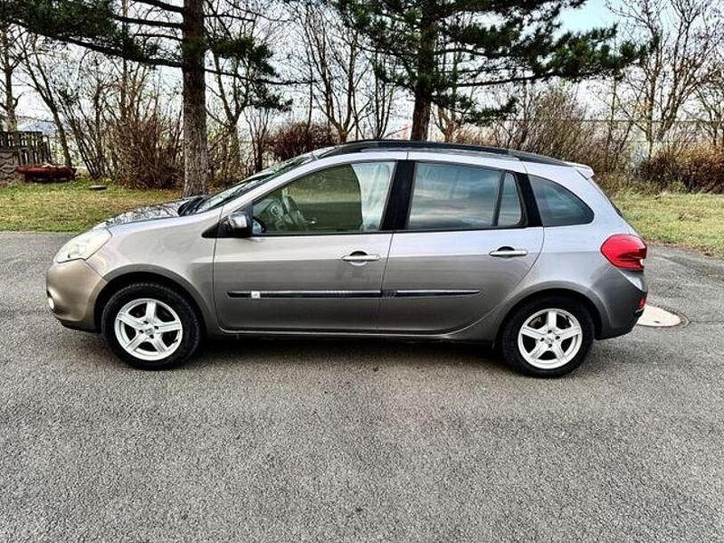 Second-hand Renault Clio II 101 CP (74 kW) 2011 Gri Berlinǎ
