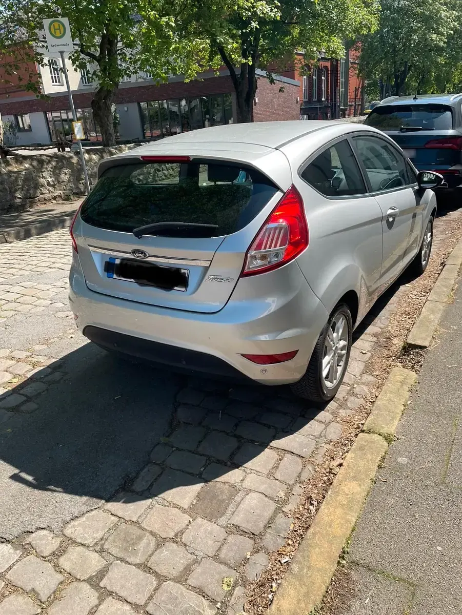 Gebraucht Ford Fiesta 80 PS (58 kW) 2016 Grau Kleinwagen