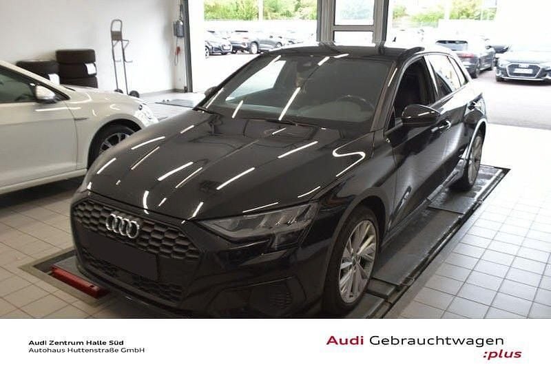 Schwarz Gebraucht 2021 Audi A3 Sportback Ambiente Limousine | 20.920 € (Superpreis) - Bild 1/4