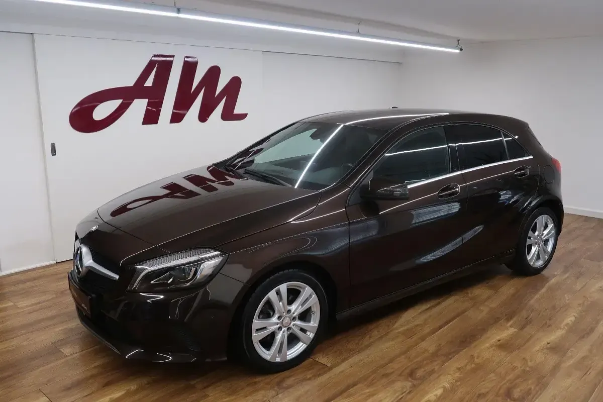 Gebraucht Mercedes A200 136 PS (100 kW) 2015 Braun Limousine