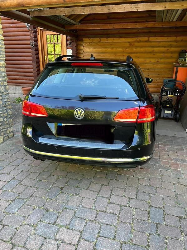 Second-hand VW Passat 140 CP (102 kW) 2013 Negru Break