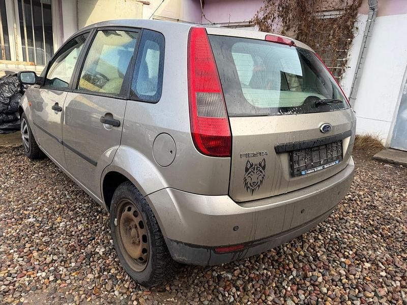 Gebraucht Ford Fiesta Ambiente 69 PS (50 kW) 2002 Gold Kleinwagen