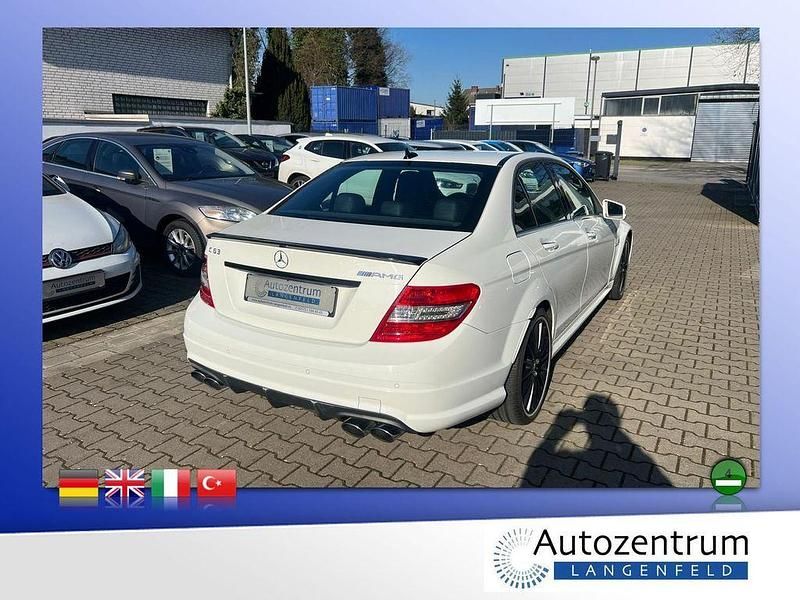 Gebraucht Mercedes C63 AMG AMG 457 PS (336 kW) 2010 Calcitweiß Limousine