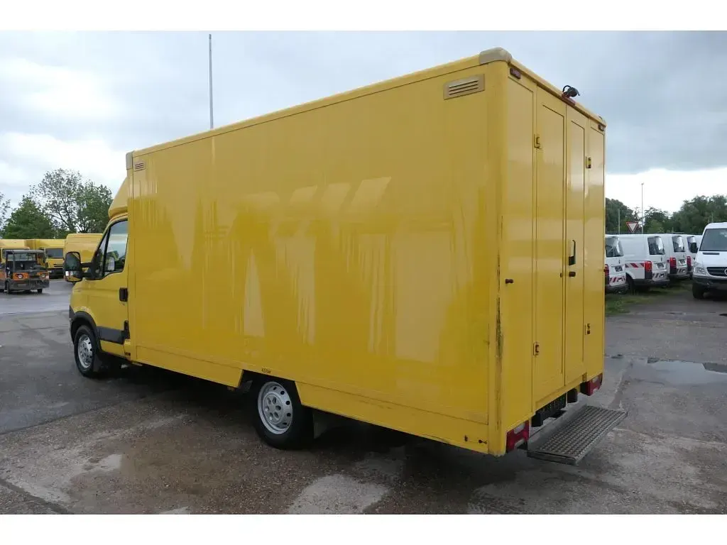 Gebraucht Iveco Daily 106 PS (77 kW) 2013 Gelb Van