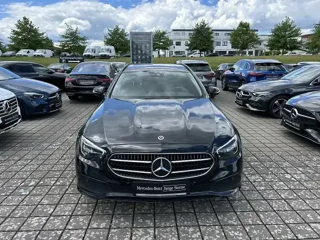Gebraucht Mercedes E300 Avantgarde 194 PS (142 kW) 2022 Schwarz Kombi