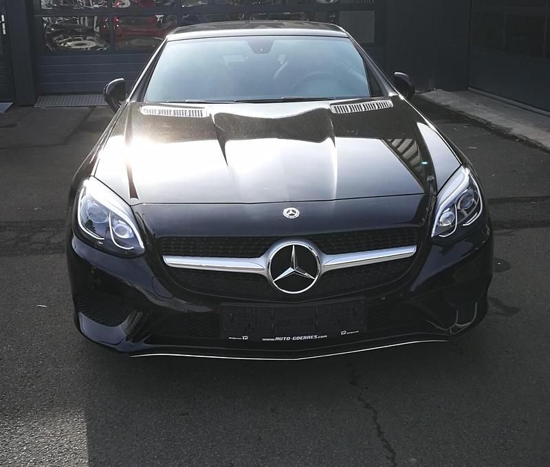 Schwarz Gebraucht 2017 Mercedes SLC180 Cabrio | 26.500 € (Fairer Preis) - Bild 1/4