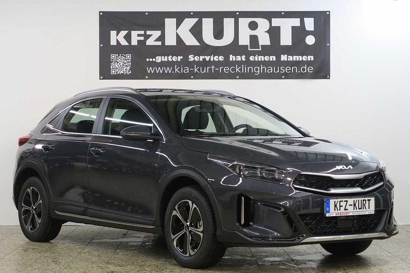 Pentametal (metallic) Gebraucht 2024 Kia XCeed Spirit SUV | 21.990 € - Bild 1/4