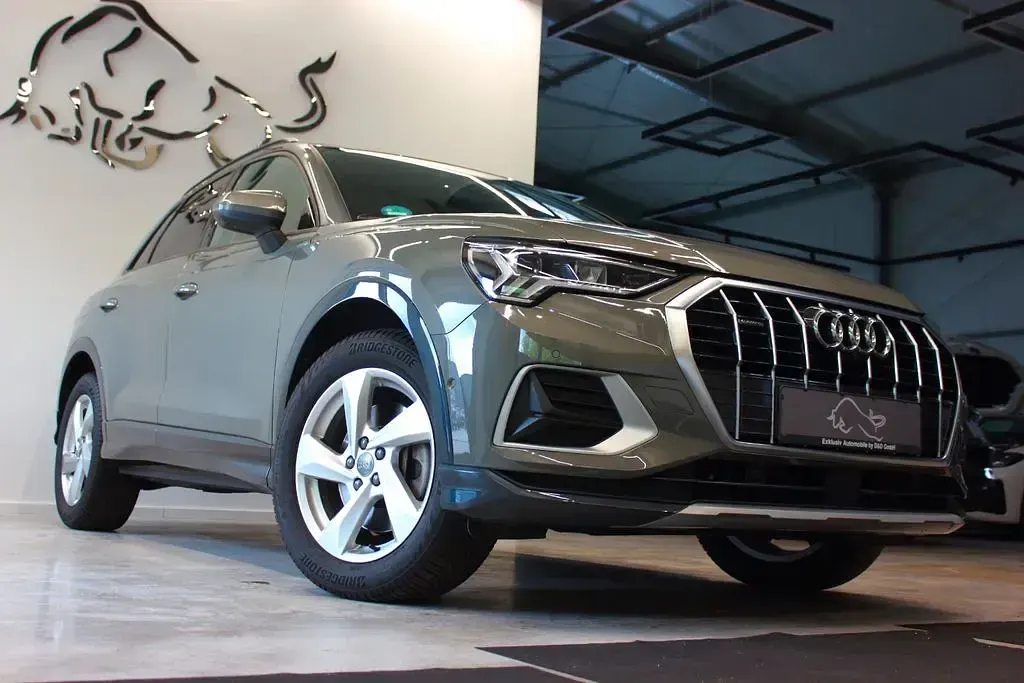 Gebraucht Audi Q3 S-Line 190 PS (139 kW) 2019 Grau SUV