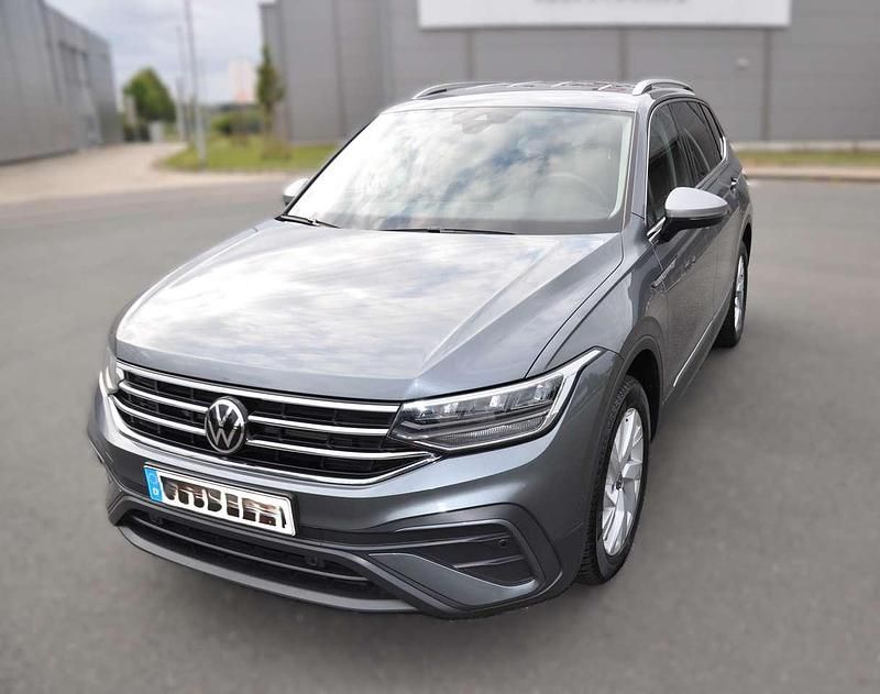 Grau Gebraucht 2022 VW Tiguan Allspace Life SUV | 31.000 € (Guter Preis) - Bild 1/4