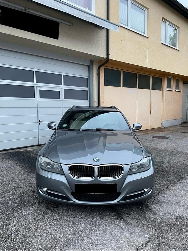 Gebraucht BMW 325 204 PS (150 kW) 2011 Grau Kombi