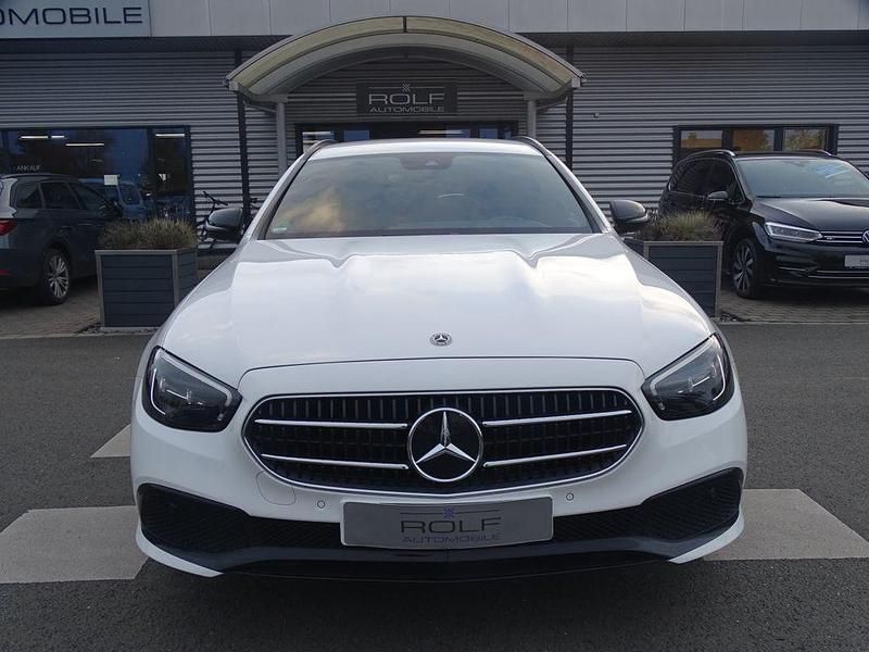 Gebraucht Mercedes E200 Night 160 PS (117 kW) 2021 Weiß Limousine