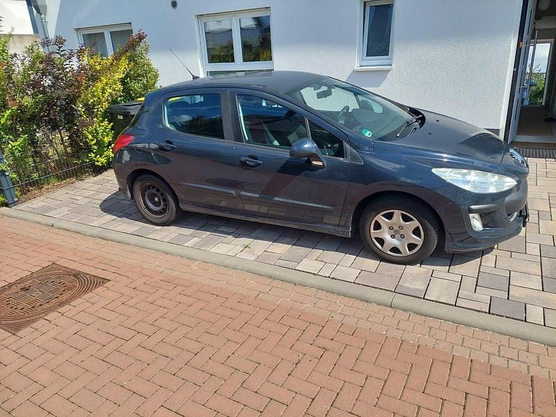 Grau Gebraucht 2010 Peugeot 308 Limousine | 1.500 € (Superpreis) - Bild 1/4