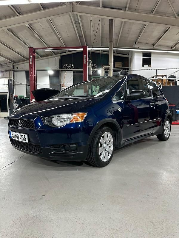Blau Gebraucht 2010 Mitsubishi Colt Kleinwagen | 3.000 € (Fairer Preis) - Bild 1/4