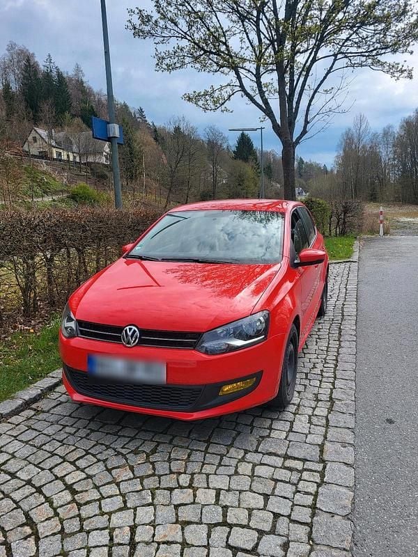 Second-hand VW Polo 86 CP (63 kW) 2012 Roșu Hatchback