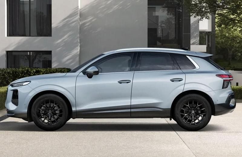 Neu Audi Q3 Ambiente 204 PS (150 kW) 2025 Pfeilgrau perleffekt SUV