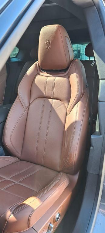 Gebraucht Maserati Levante 349 PS (256 kW) 2022 Grau SUV