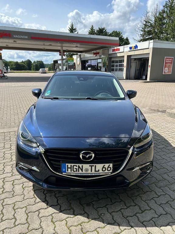 Blau Gebraucht 2017 Mazda 3 Exclusive-Line Limousine | 14.999 € (Fairer Preis) - Bild 1/4