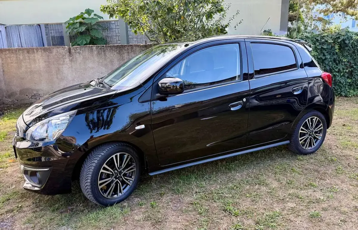 Gebraucht Mitsubishi Space Star Diamant Edition 80 PS (58 kW) 2018 Magicschwarz Kleinwagen