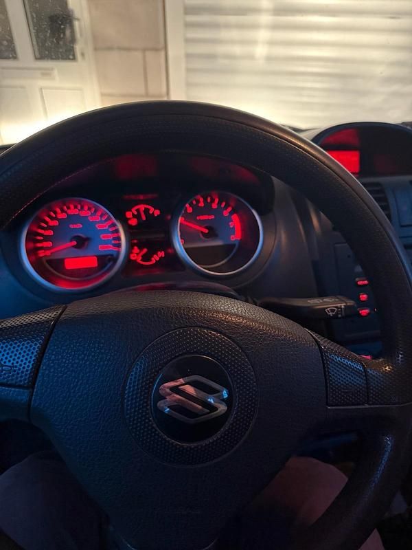 Silber Gebraucht 2004 Suzuki Ignis SUV | 2.800 € (Etwas zu teuer) - Bild 1/4