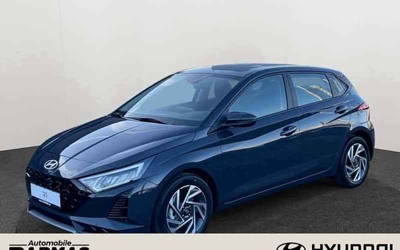 Grau Gebraucht 2025 Hyundai i20 Limousine | 23.990 € - Bild 1/4