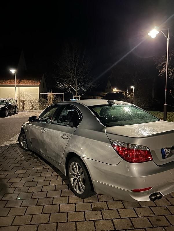 Gebraucht BMW 520 170 PS (125 kW) 2004 Grau Limousine