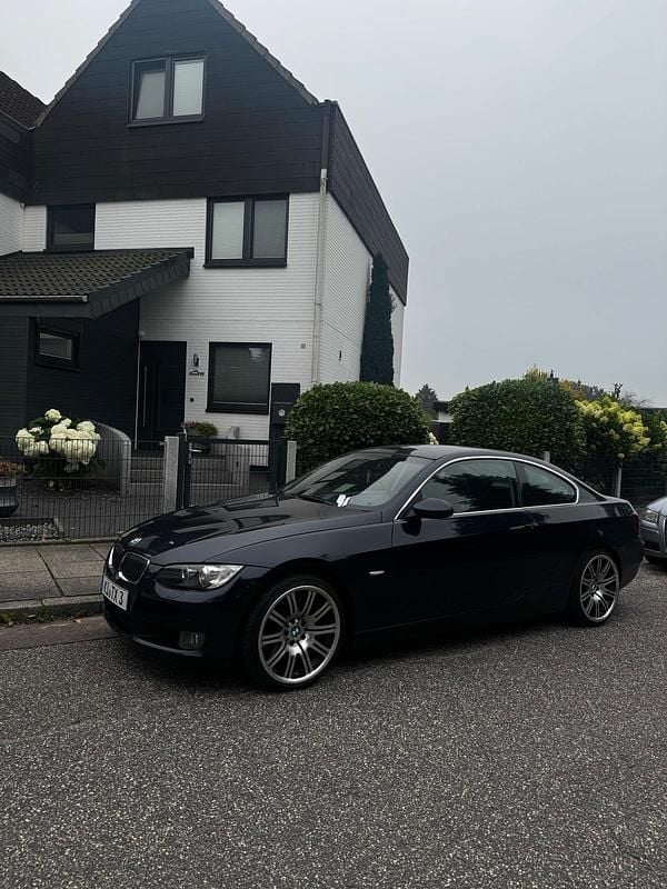 Gebraucht BMW 330 231 PS (169 kW) 2007 Blau Coupé