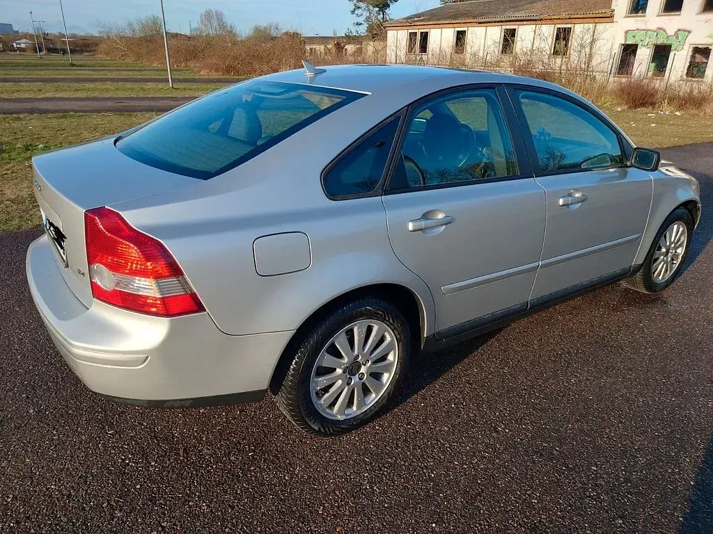 Gebraucht Volvo S40 Momentum 140 PS (102 kW) 2004 Silber Limousine