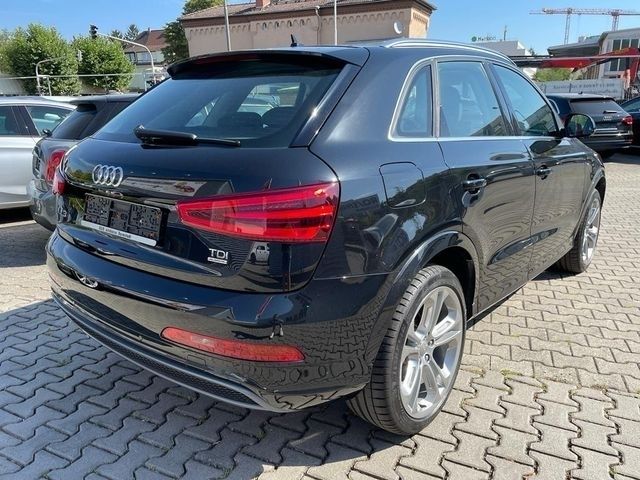 Gebraucht Audi Q3 S-Line 140 PS (102 kW) 2015 Mythosschwarz SUV