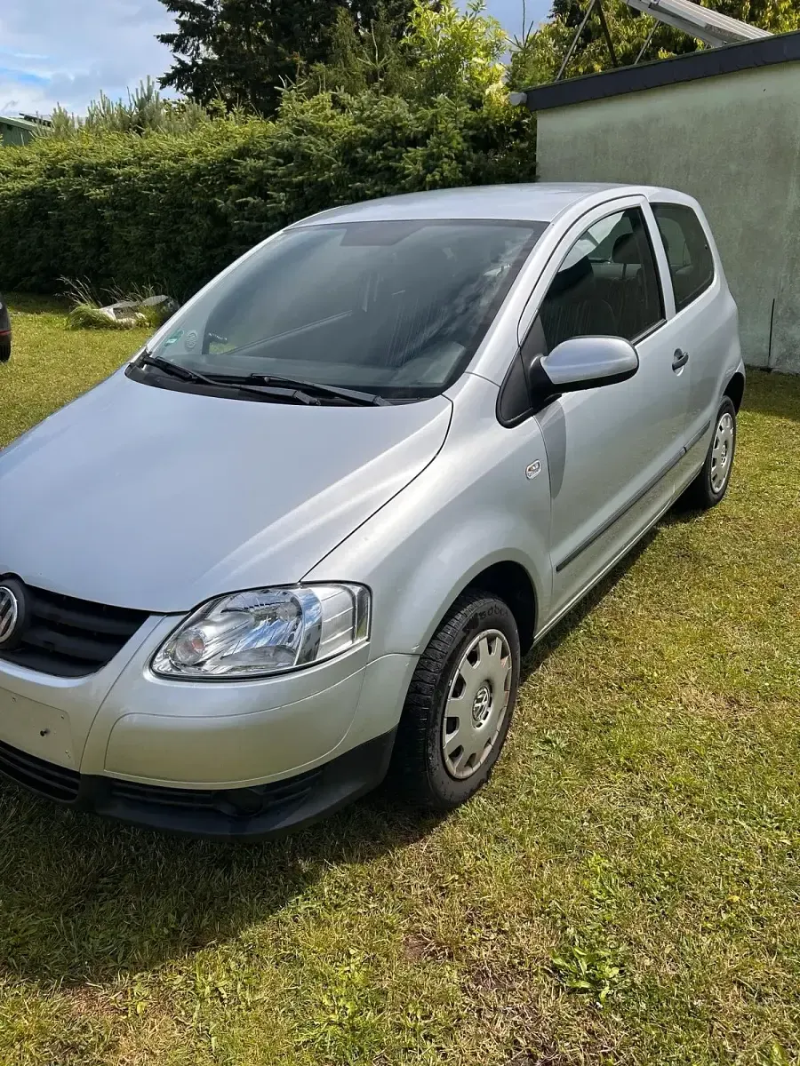 Gebraucht VW Fox 54 PS (39 kW) 2005 Silber Kleinwagen