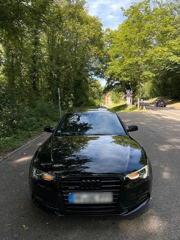 Schwarz Gebraucht 2015 Audi A5 Sportback Ambiente Kleinwagen | 21.800 € (Teuer) - Bild 1/4