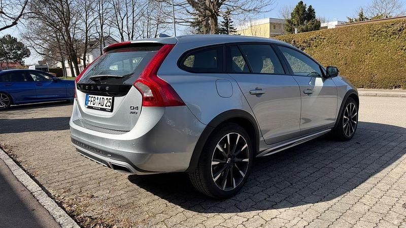 Gebraucht Volvo V60 CC 190 PS (139 kW) 2015 Kombi