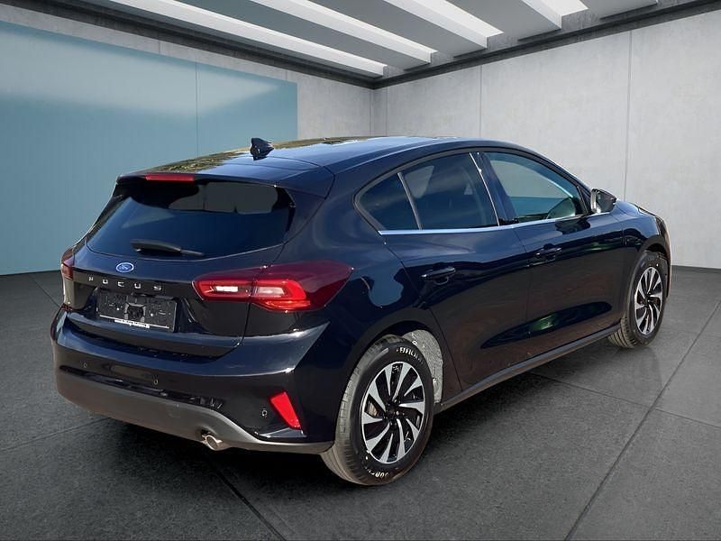 Neu Ford Focus Titanium 125 PS (91 kW) 2025 Schwarz Limousine