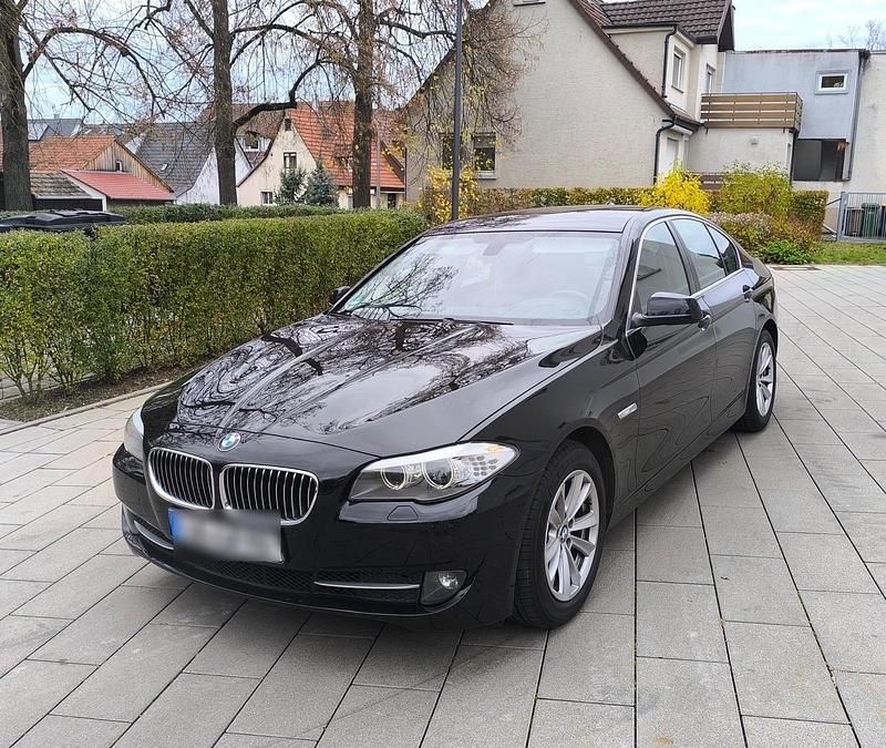Schwarz Gebraucht 2012 BMW 520 Limousine | 9.000 € (Superpreis) - Bild 1/4