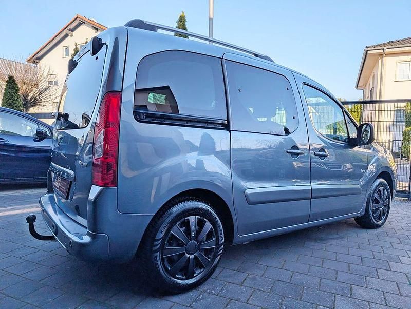 Gebraucht Peugeot Partner Tepee 98 PS (72 kW) 2012 Grau Van / Kleinbus